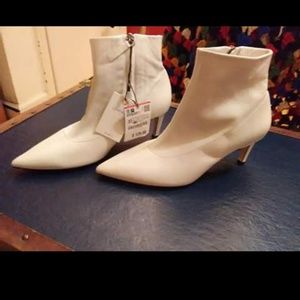 Zara white leather ankle boots size 6